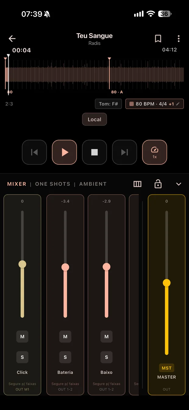 Alive Tracks tocando uma música com a waveform e o mixer na tela
